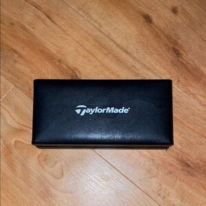TaylorMade Black Holder